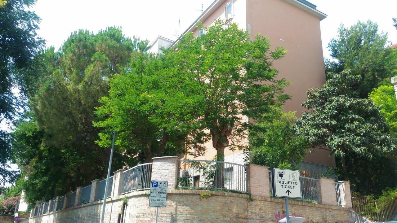 Via Duranti Apartment Ancona Bagian luar foto
